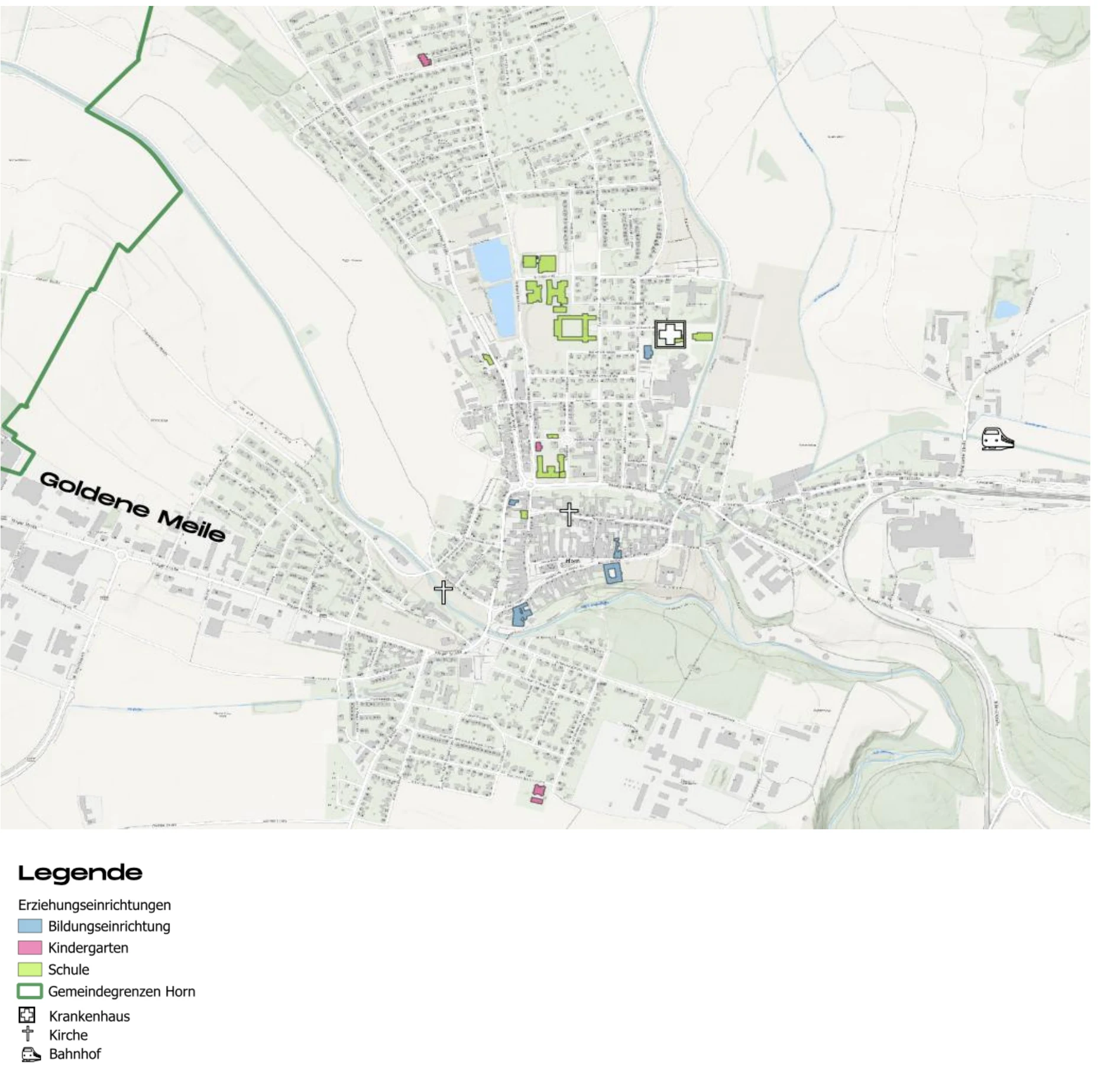 Karte der Stadtgemeinde Horn mit hervorgehobenen Erziehungs- und Bildungseinrichtungen in drei Farben für Bildungseinrichtung, Kindergarten und Schule, dazu Gemeindegrenze, Krankenhaus, Kirchen und Bahnhof, mit Legende.
