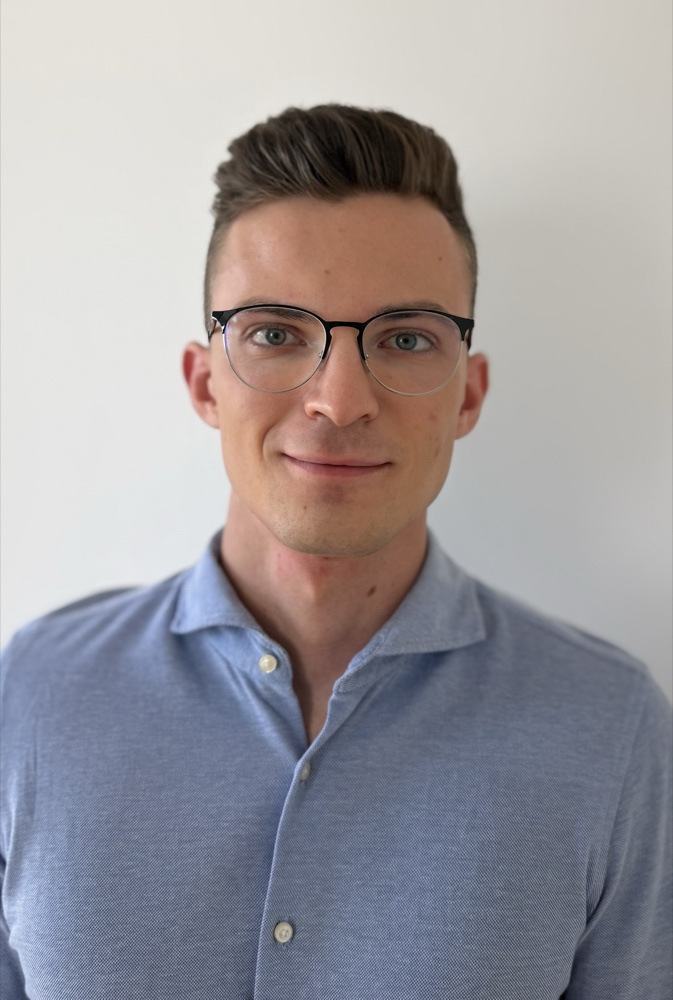 Porträtfoto von Niklas Bramböck
